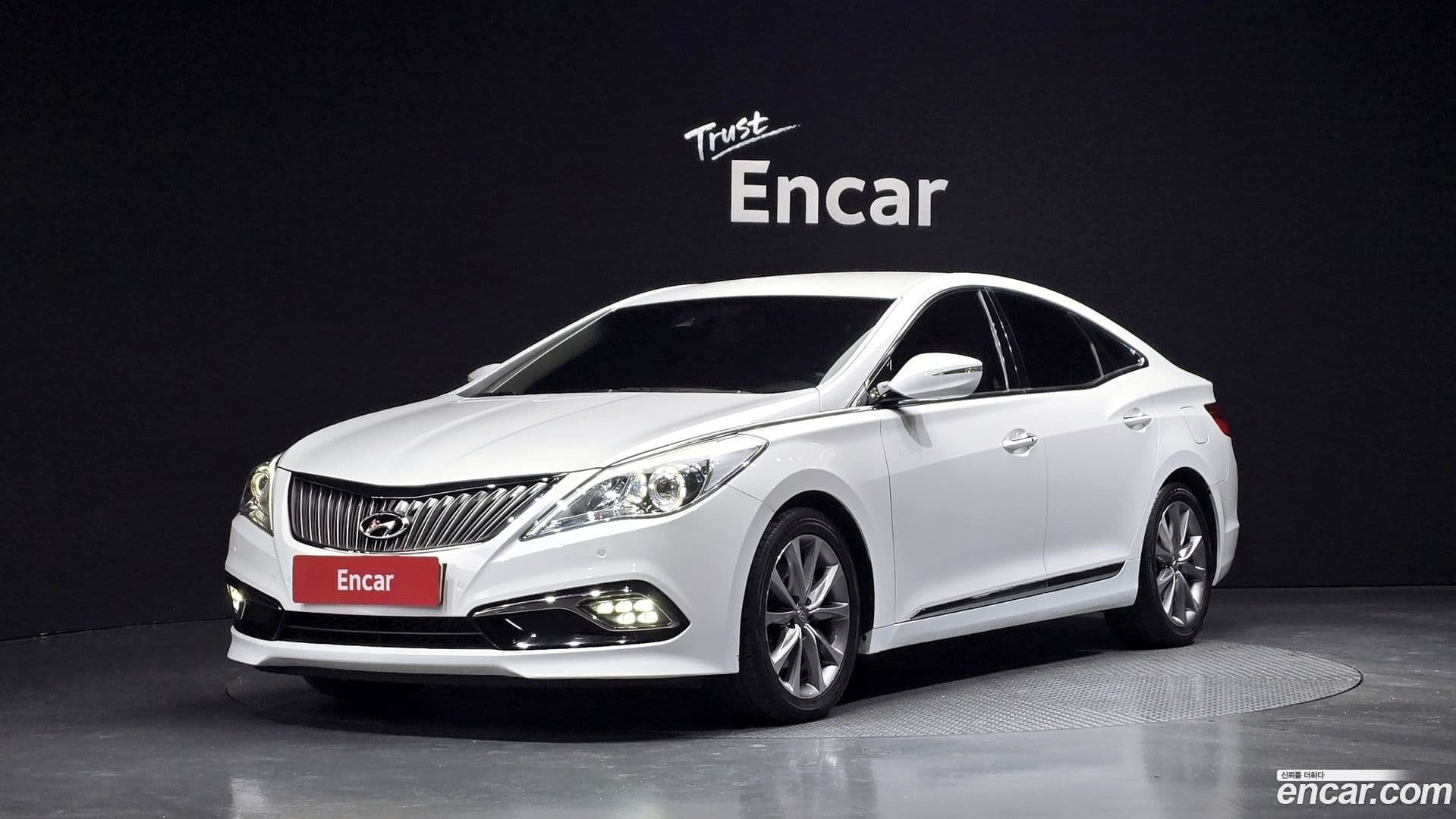 Main__Slider__Photo:Grandeur Hyundai 2016.2-0