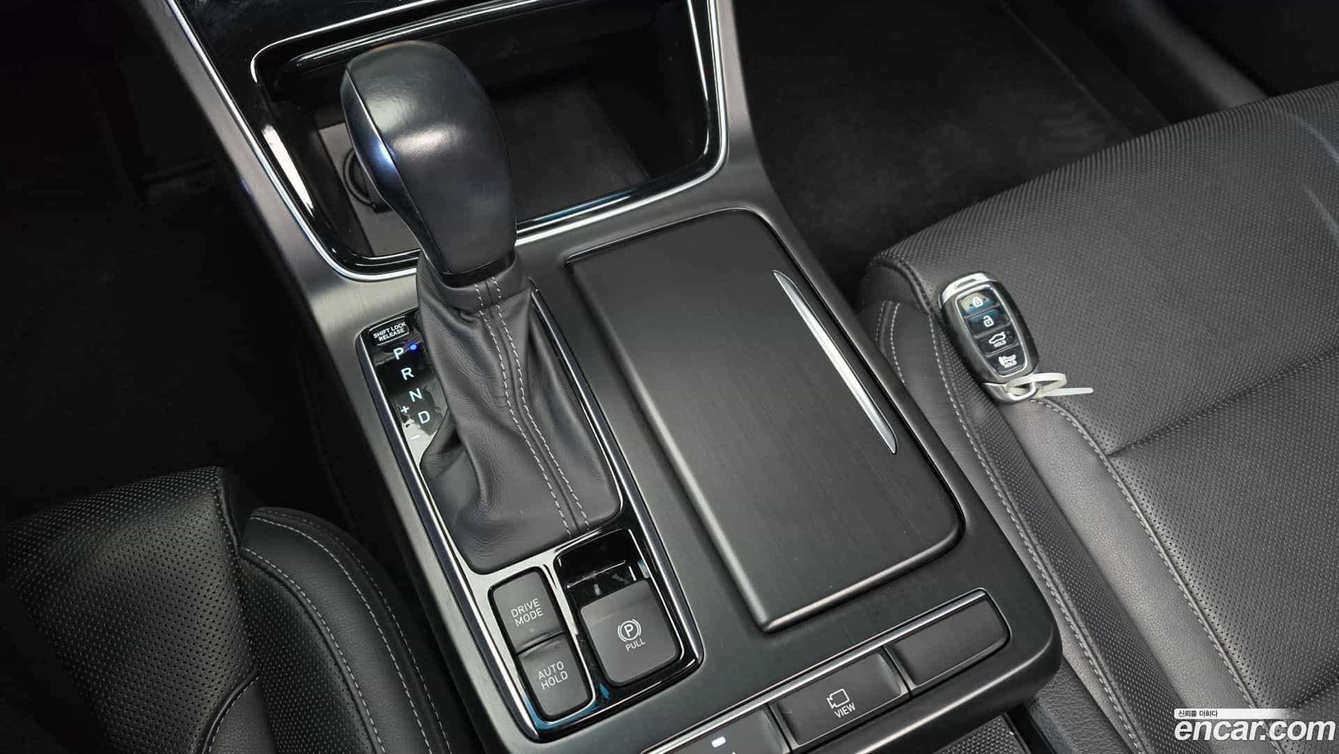Grandeur Hyundai 2018.11-INNER-009