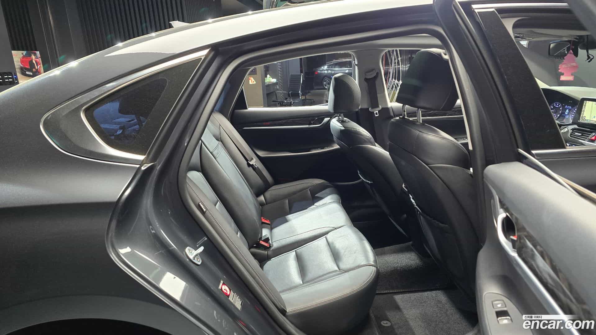 Grandeur Hyundai 2018.11-OPTION-016