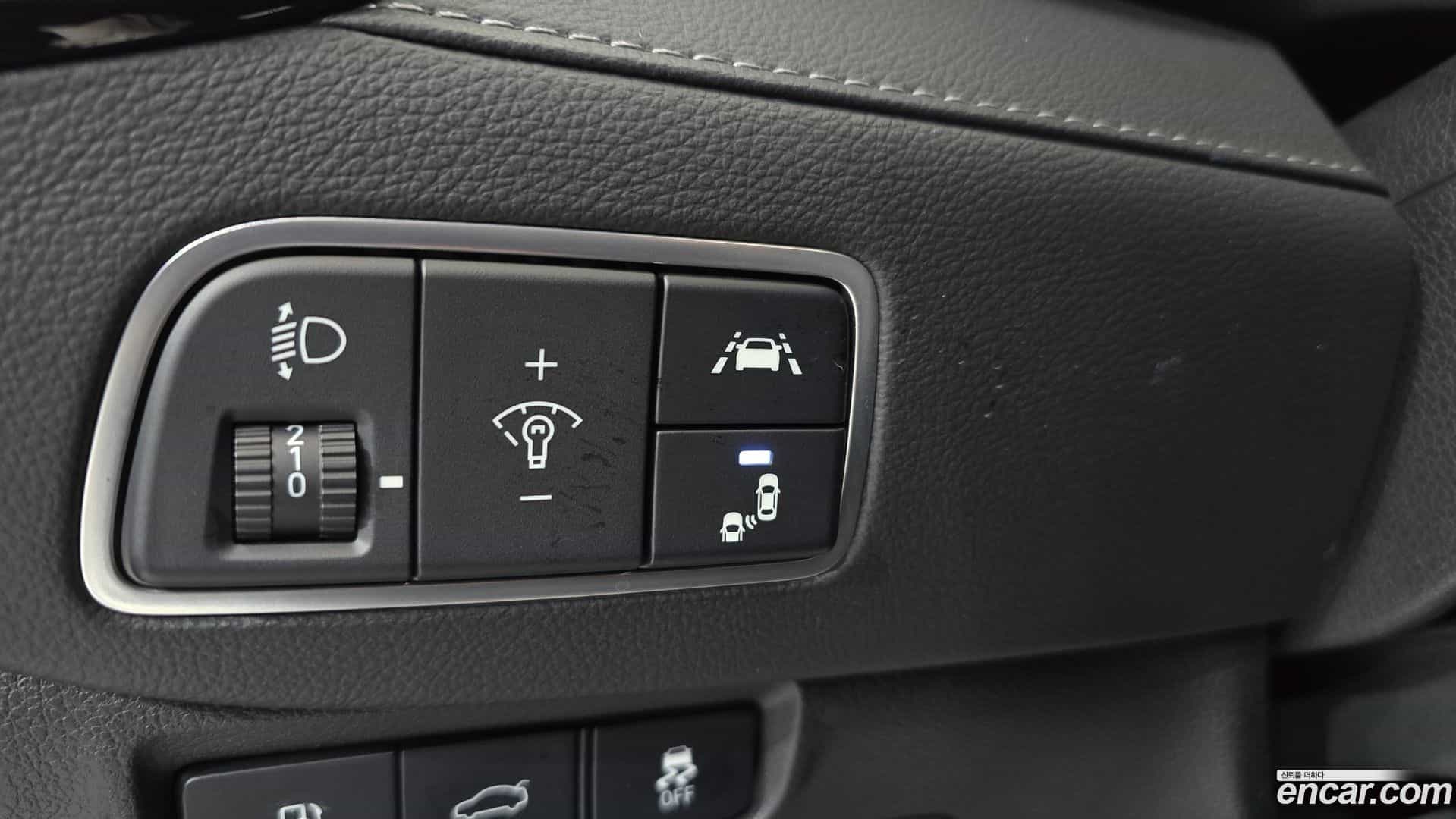 Grandeur Hyundai 2018.11-OPTION-021