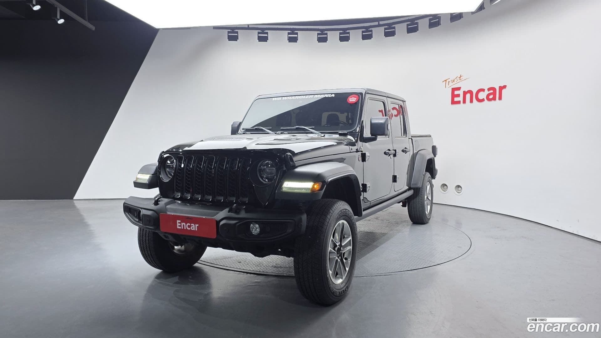 Main__Slider__Photo:Gladiator Jeep 2022.11-0