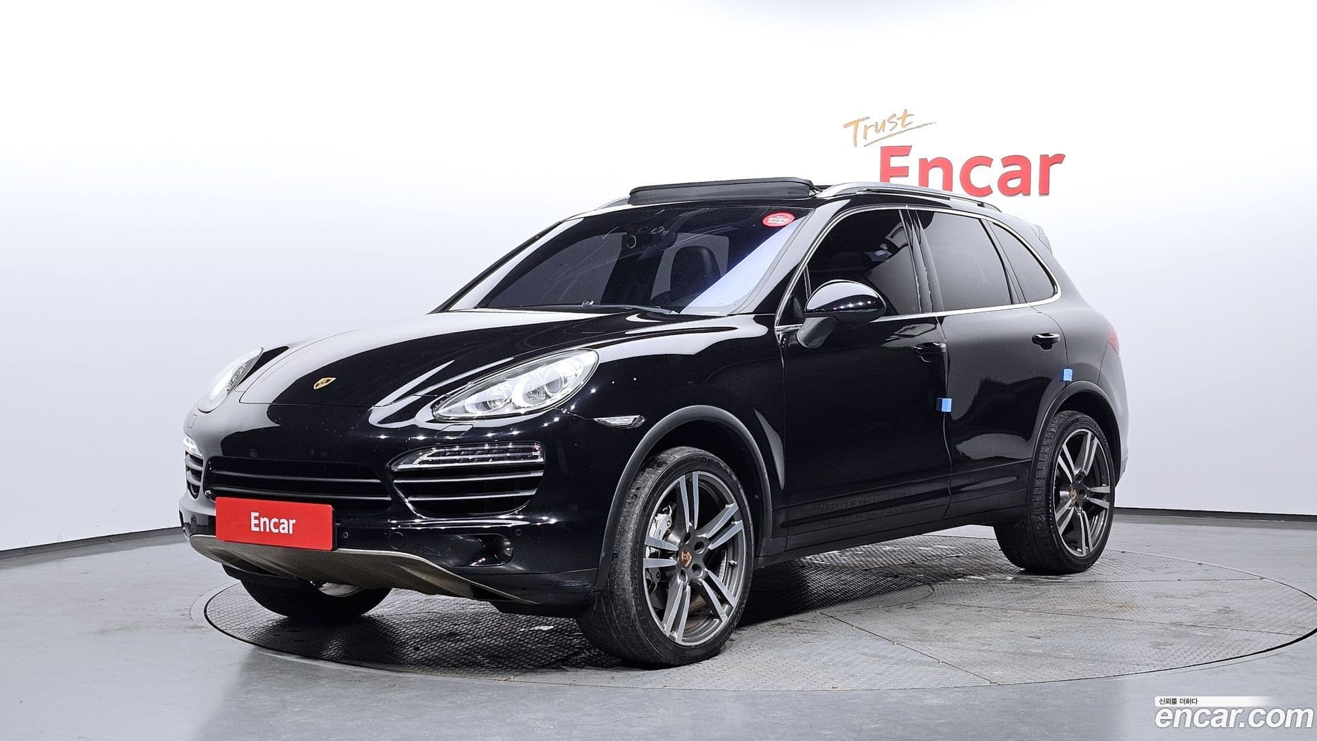 Main__Slider__Photo:Cayenne Porsche 2013.5-0