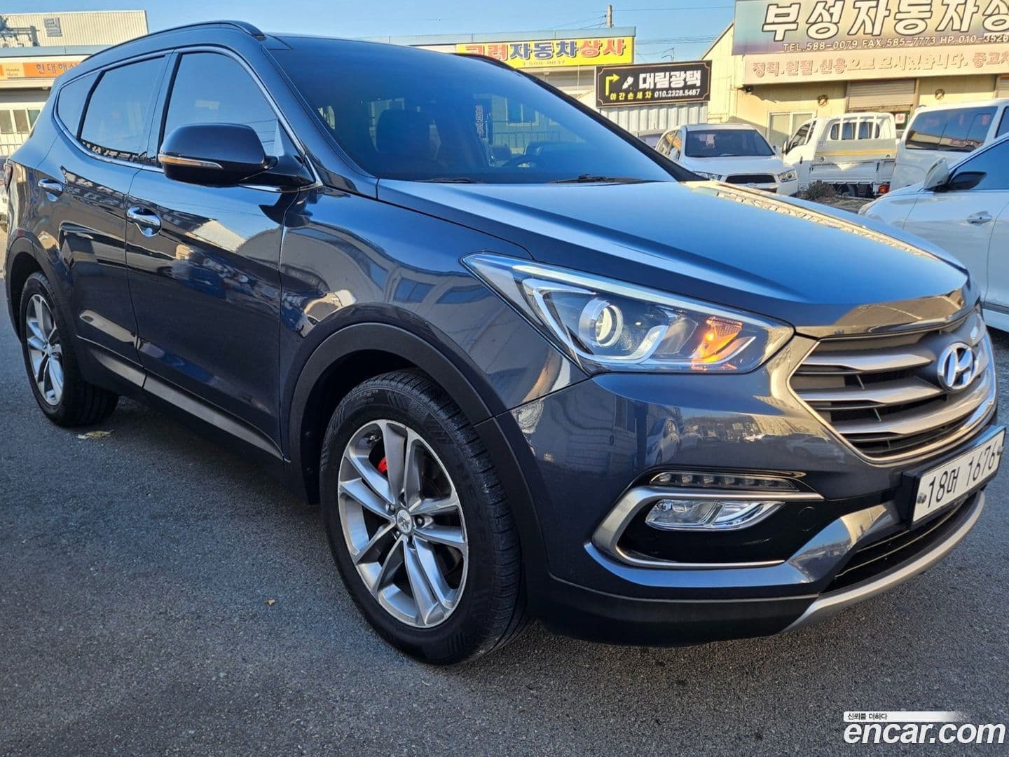 Main__Slider__Photo:Santafe Hyundai 2015.5-0