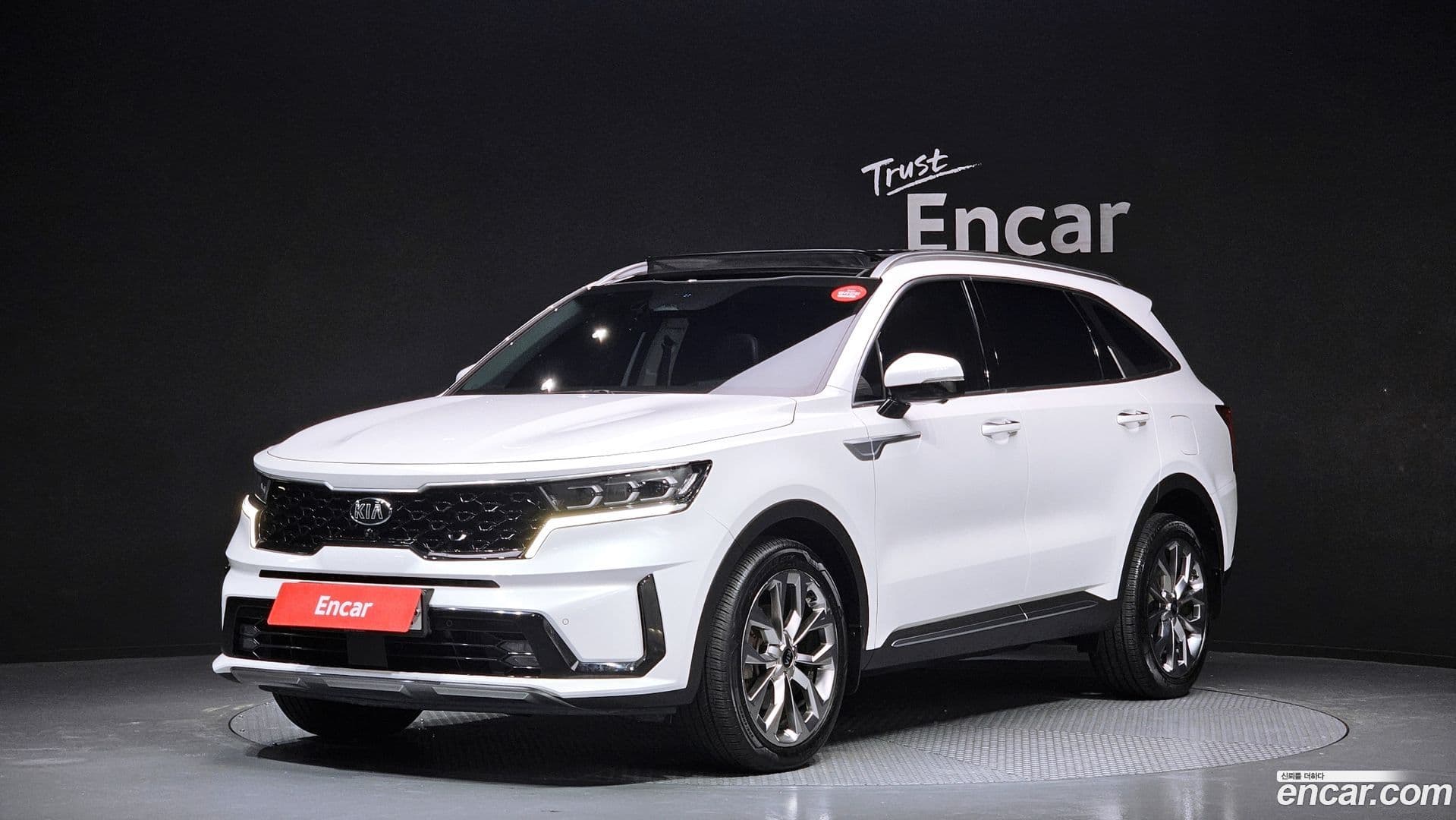 Main__Slider__Photo:Sorento Kia 2020.3-0