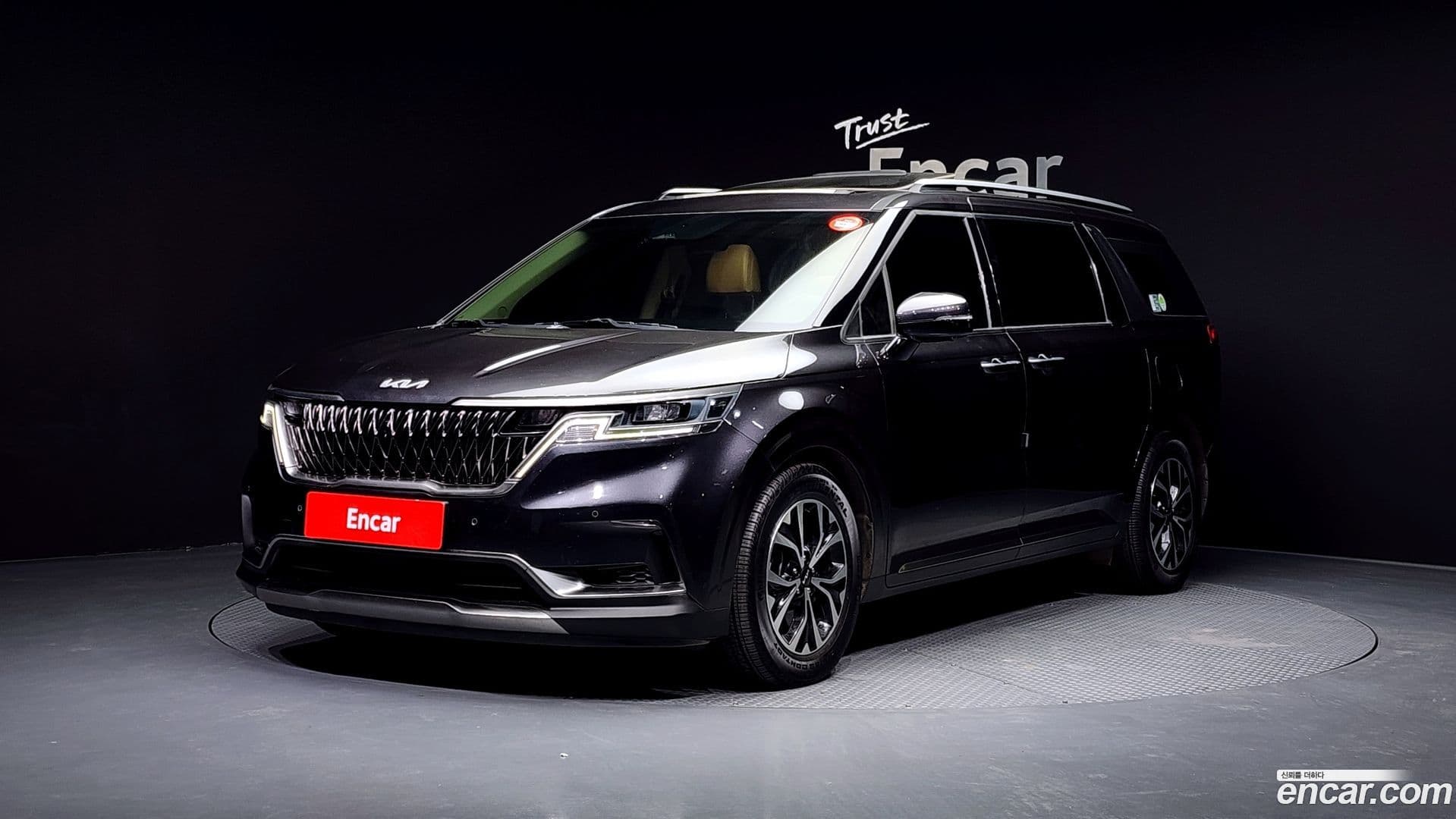 Main__Slider__Photo:Canival Kia 2021.11-0