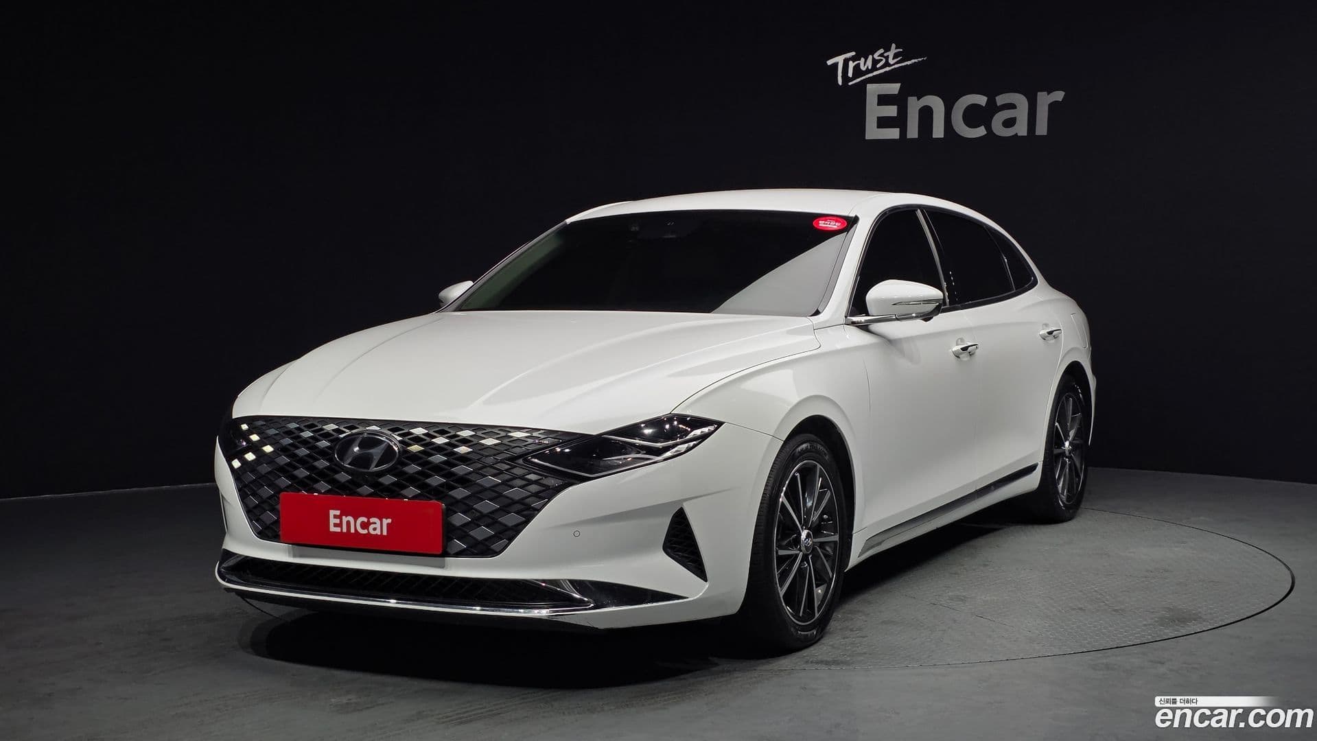 Main__Slider__Photo:Grandeur Hyundai 2022.1-0