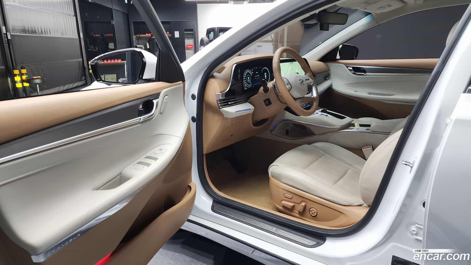 Grandeur Hyundai 2021.0-INNER-010
