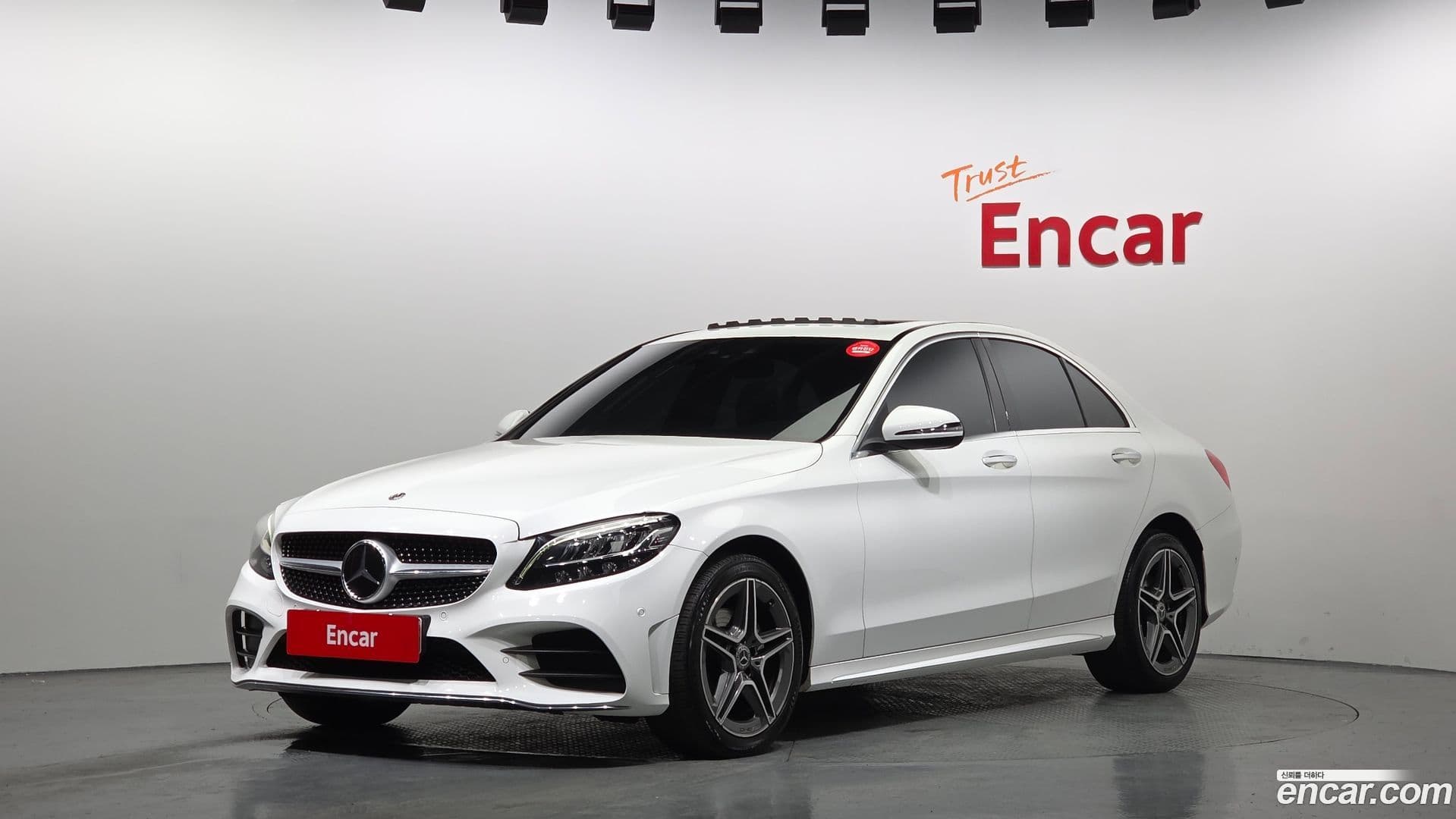 Main__Slider__Photo:C-Class Mercedes-Benz 2020.11-0