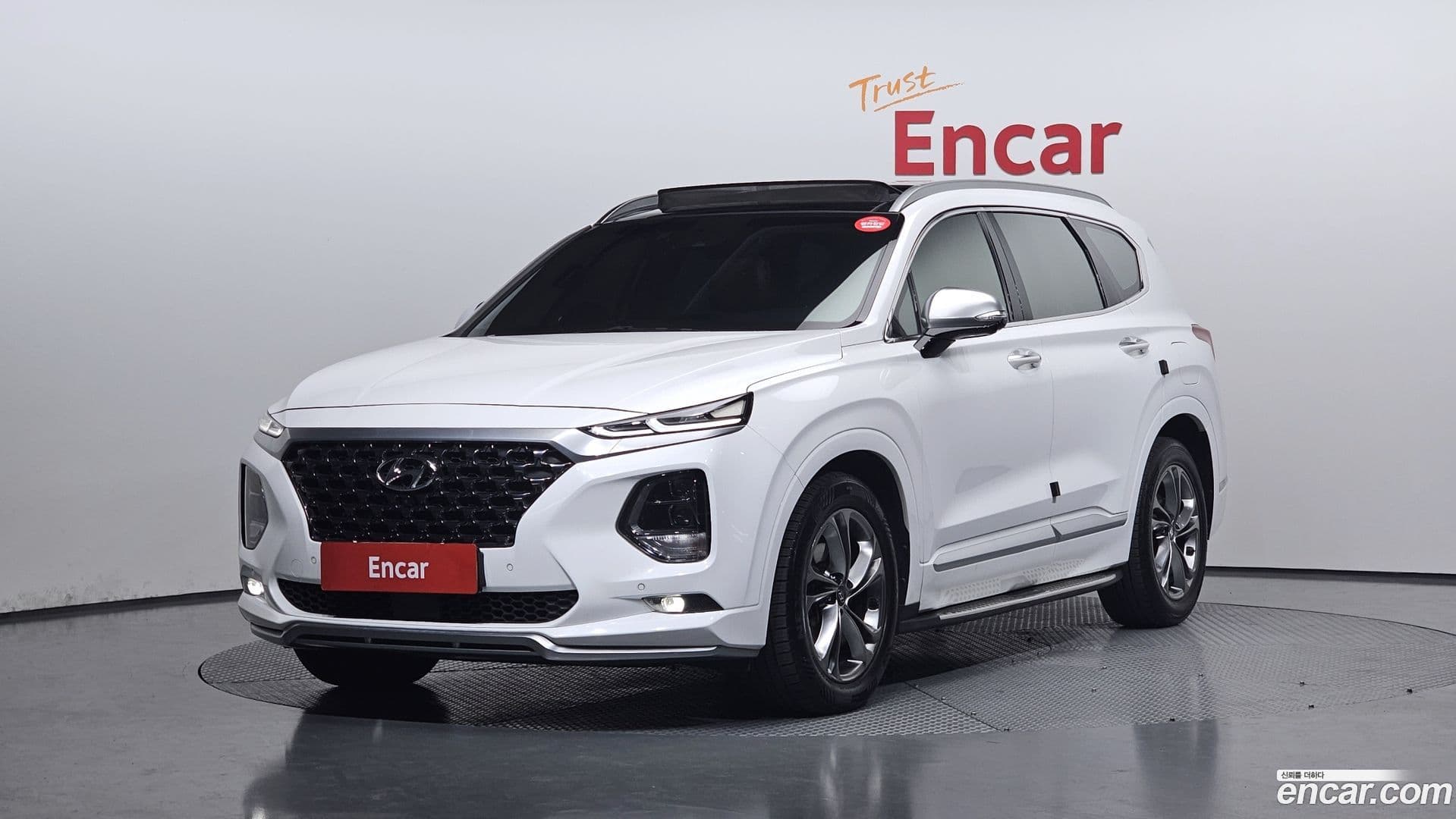 Main__Slider__Photo:Santafe Hyundai 2020.1-0