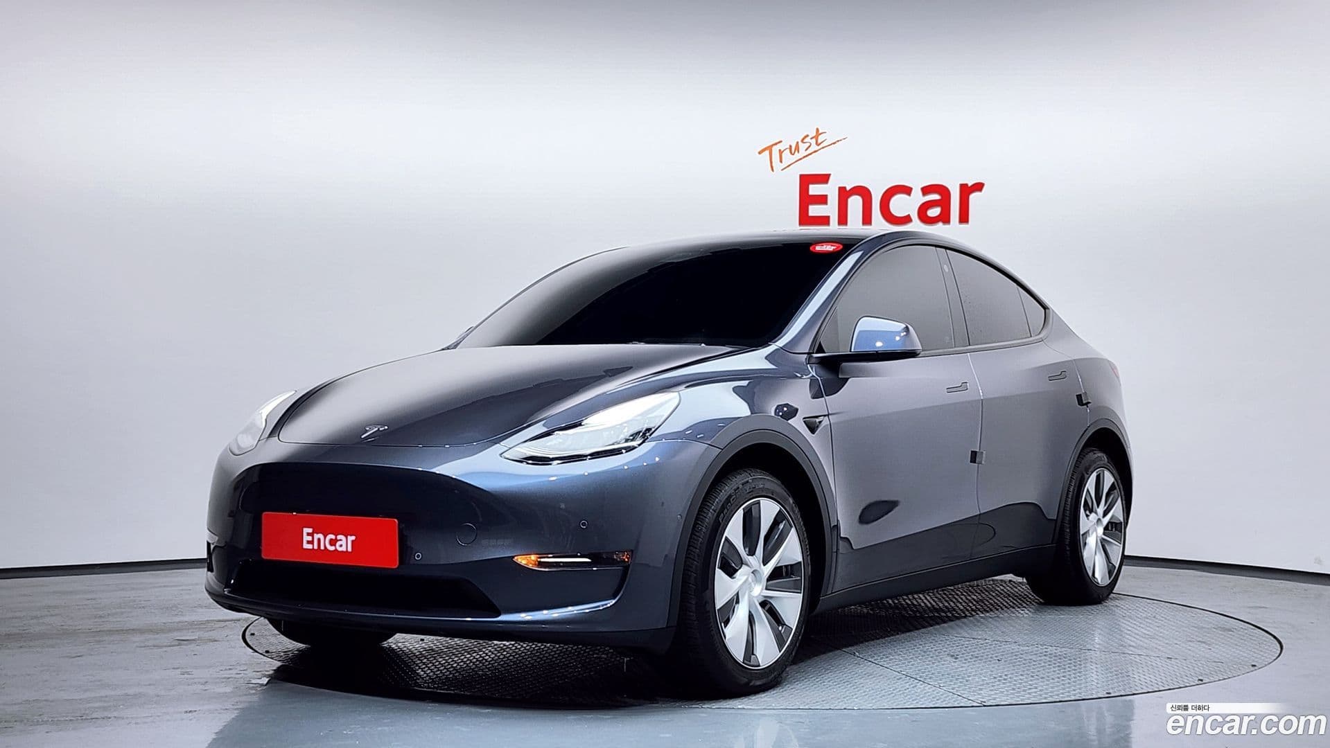 Main__Slider__Photo:Model Y Tesla 2022.5-0