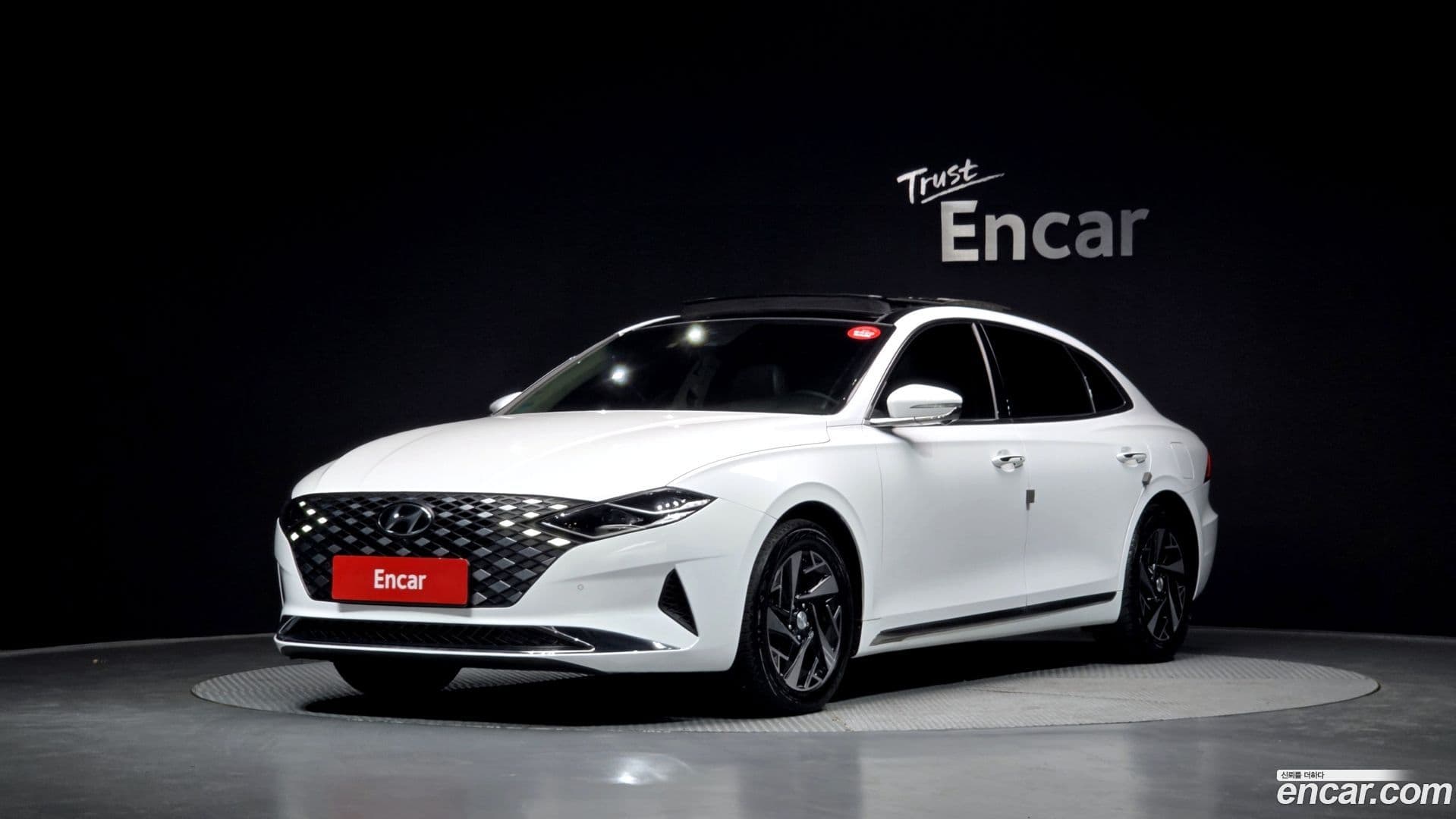 Main__Slider__Photo:Grandeur Hyundai 2022.9-0