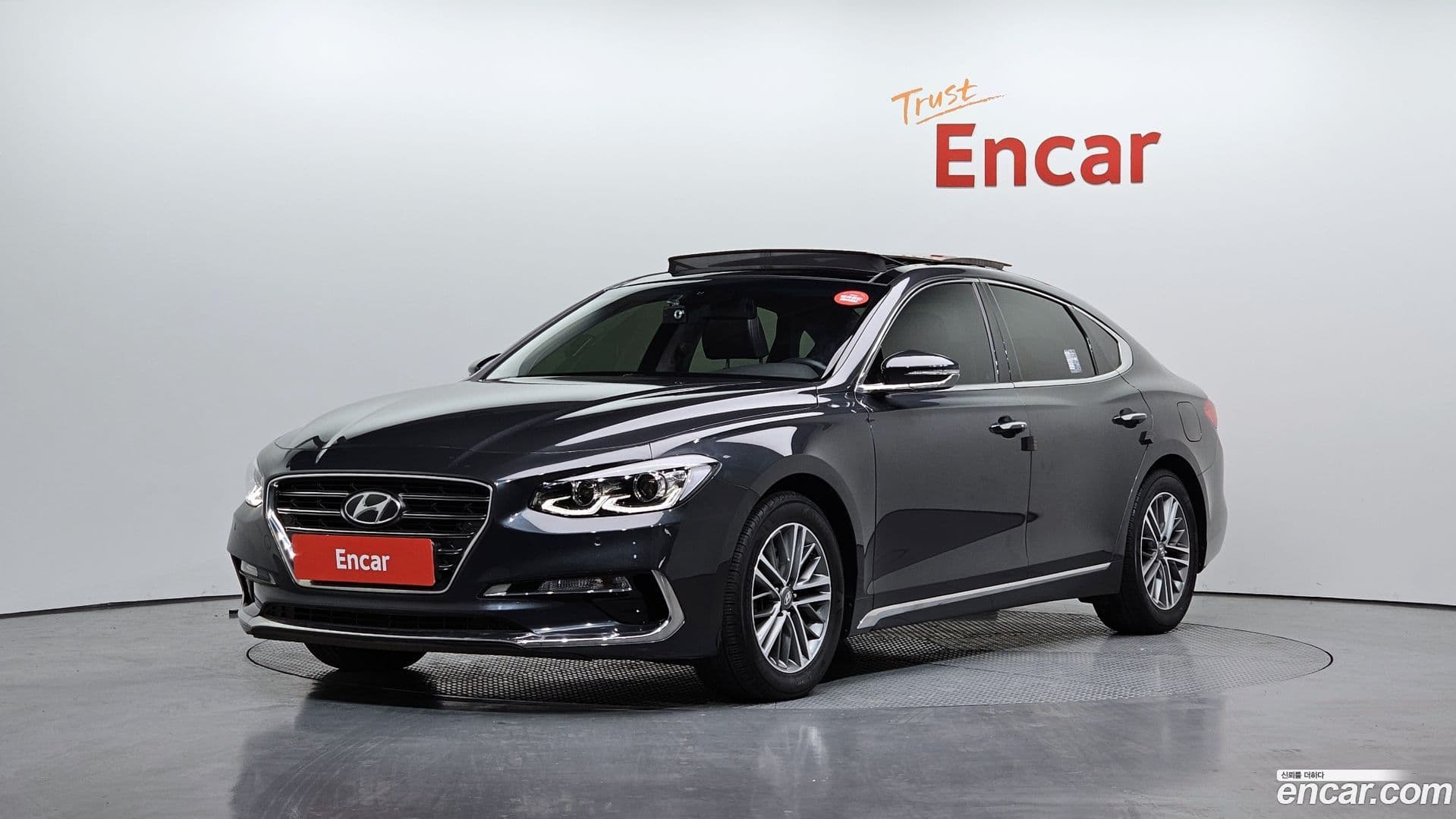 Main__Slider__Photo:Grandeur Hyundai 2018.0-0