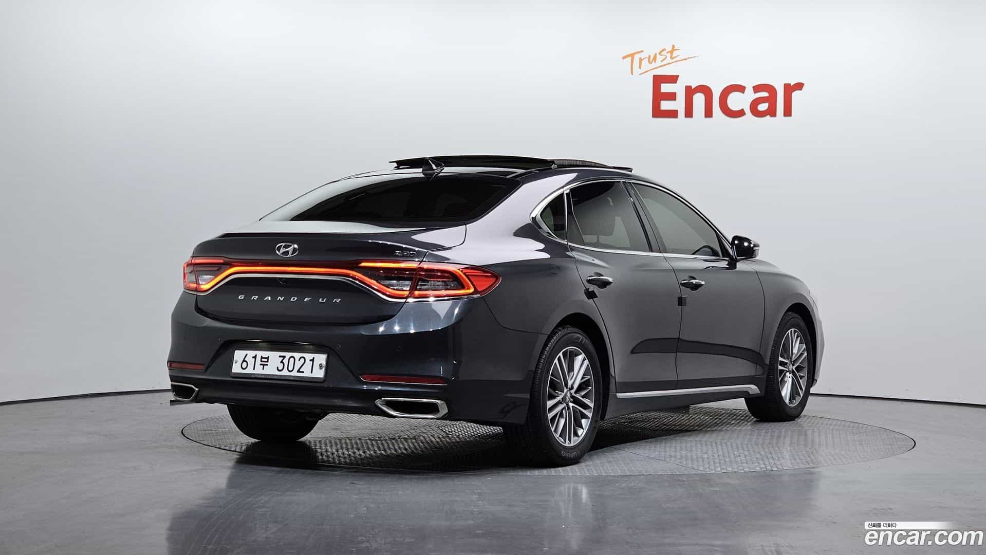 Grandeur Hyundai 2018.0-OUTER-002