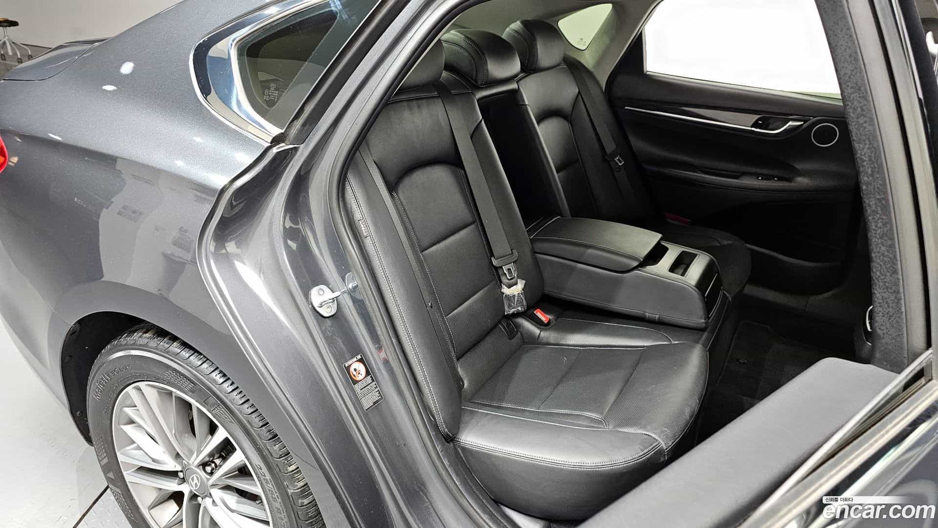 Grandeur Hyundai 2018.0-OPTION-016