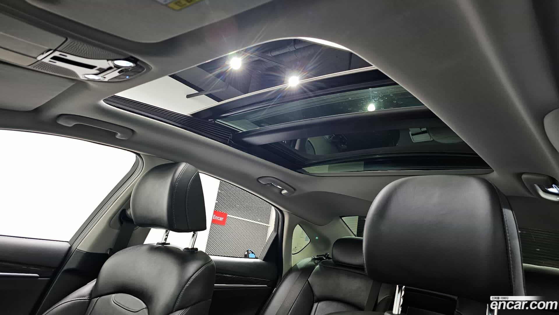 Grandeur Hyundai 2018.0-OPTION-022