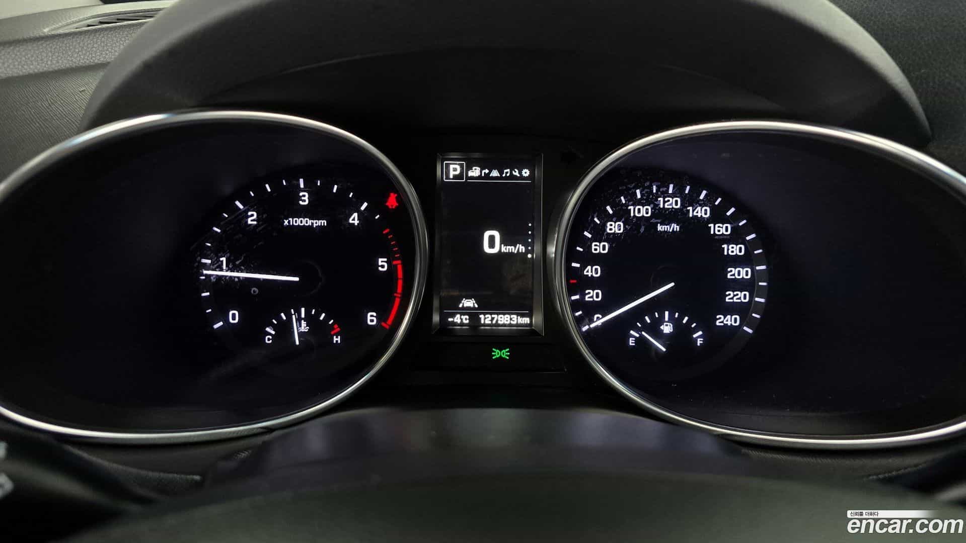 Santafe Hyundai 2017.10-INNER-008