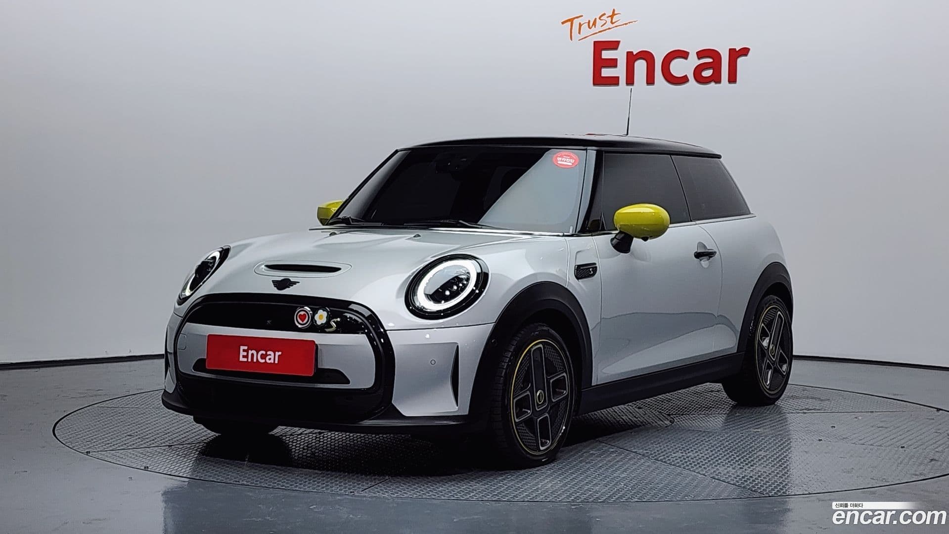 Main__Slider__Photo:Cooper Mini 2022.1-0