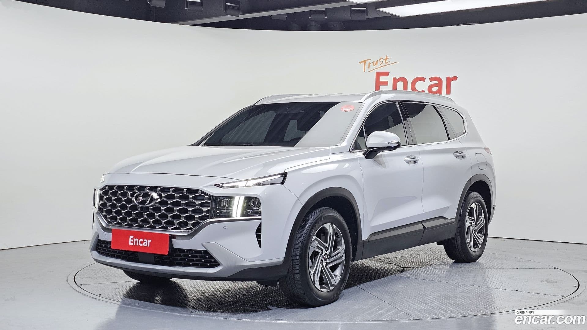 Main__Slider__Photo:Santafe Hyundai 2022.9-0