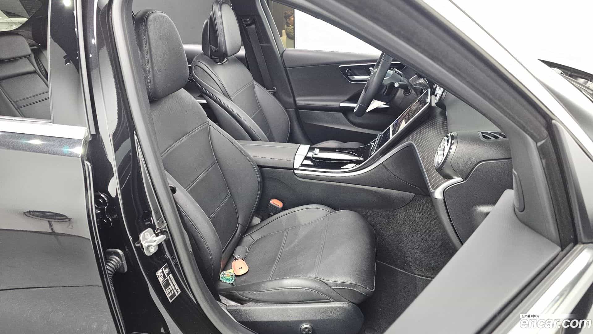 C-Class Mercedes-Benz 2024.3-INNER-010
