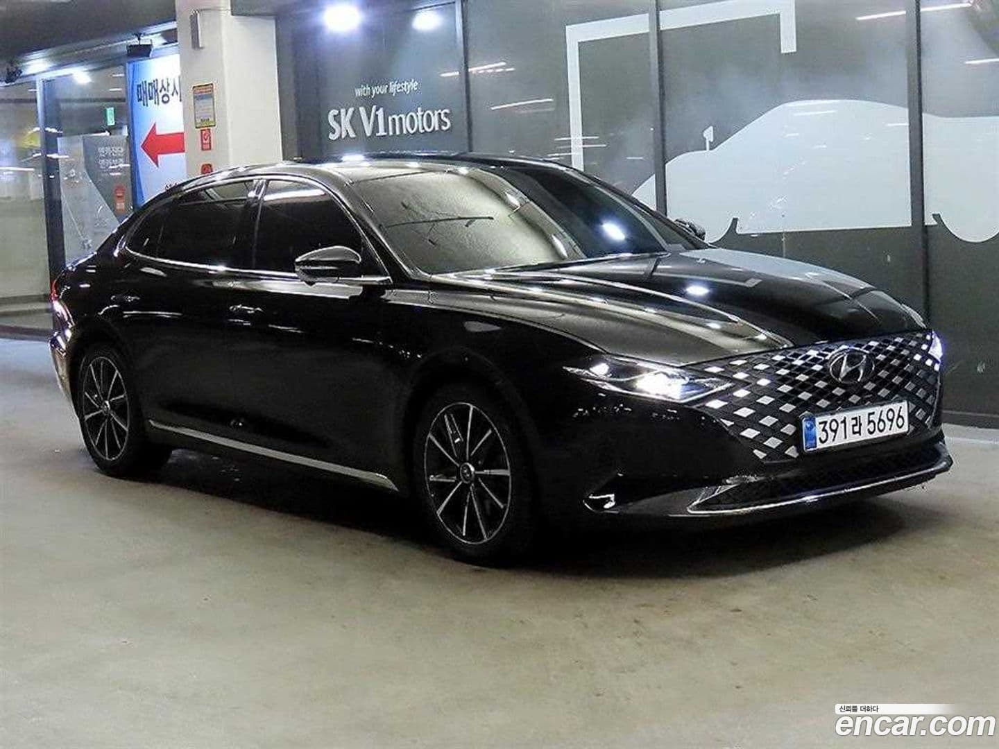 Main__Slider__Photo:Grandeur Hyundai 2021.1-0