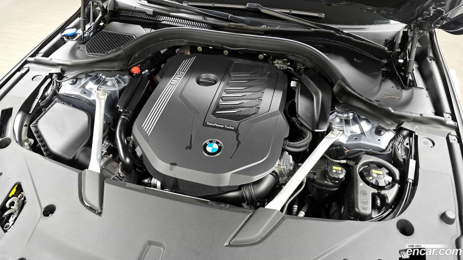 Gran Turismo BMW 2022.9-INNER-006