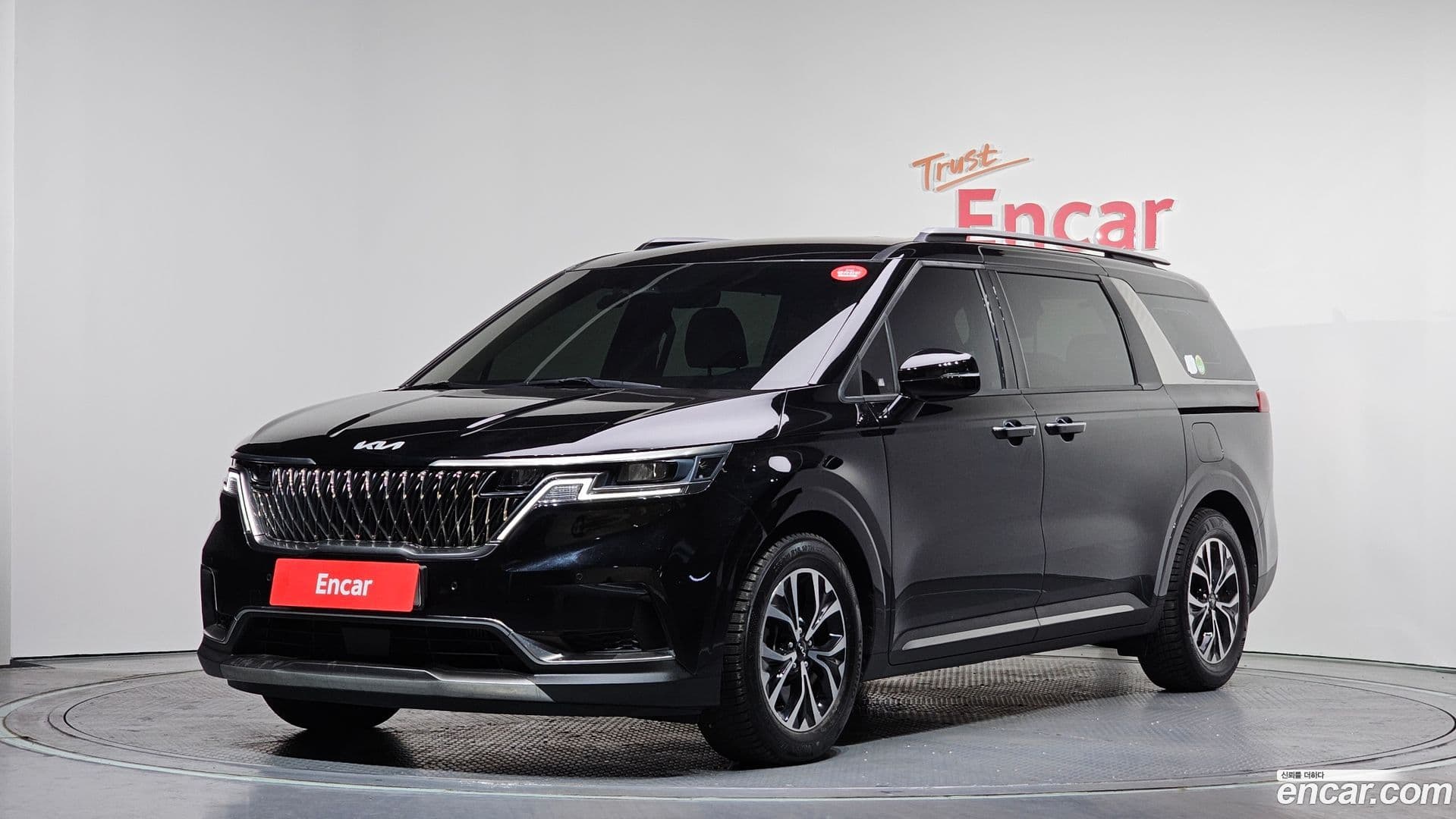 Main__Slider__Photo:Canival Kia 2023.4-0