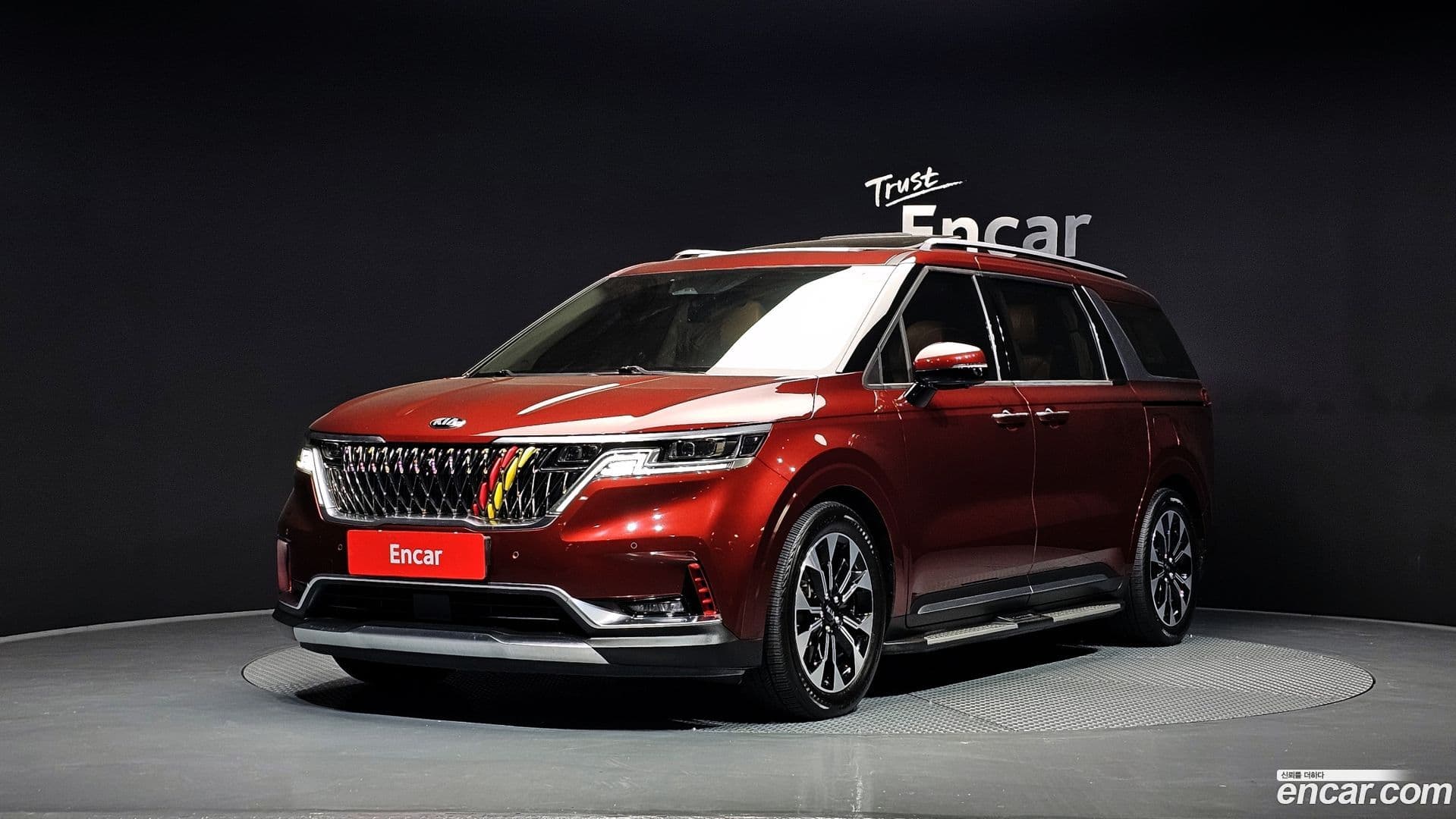 Main__Slider__Photo:Canival Kia 2020.8-0