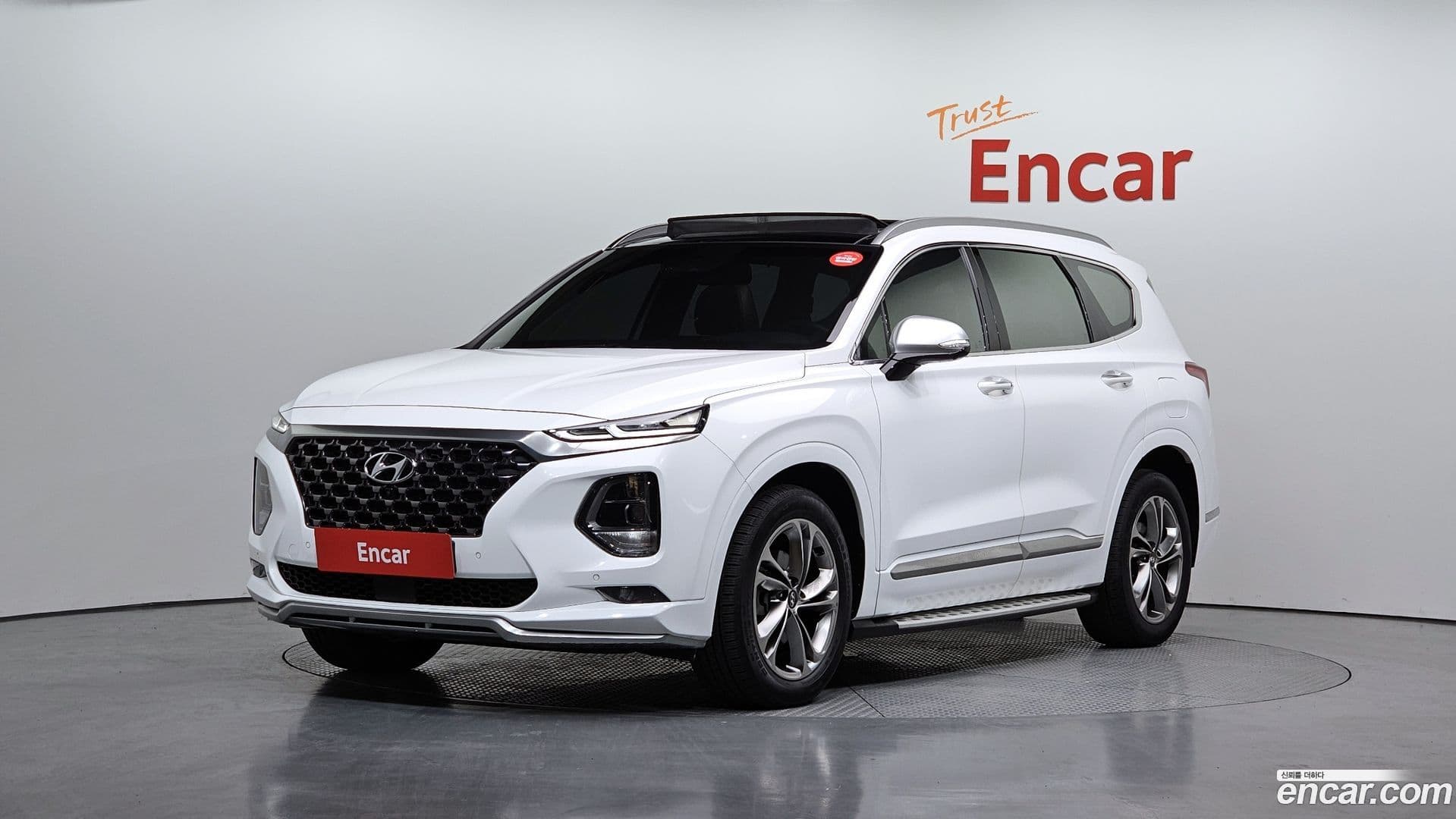 Main__Slider__Photo:Santafe Hyundai 2019.8-0
