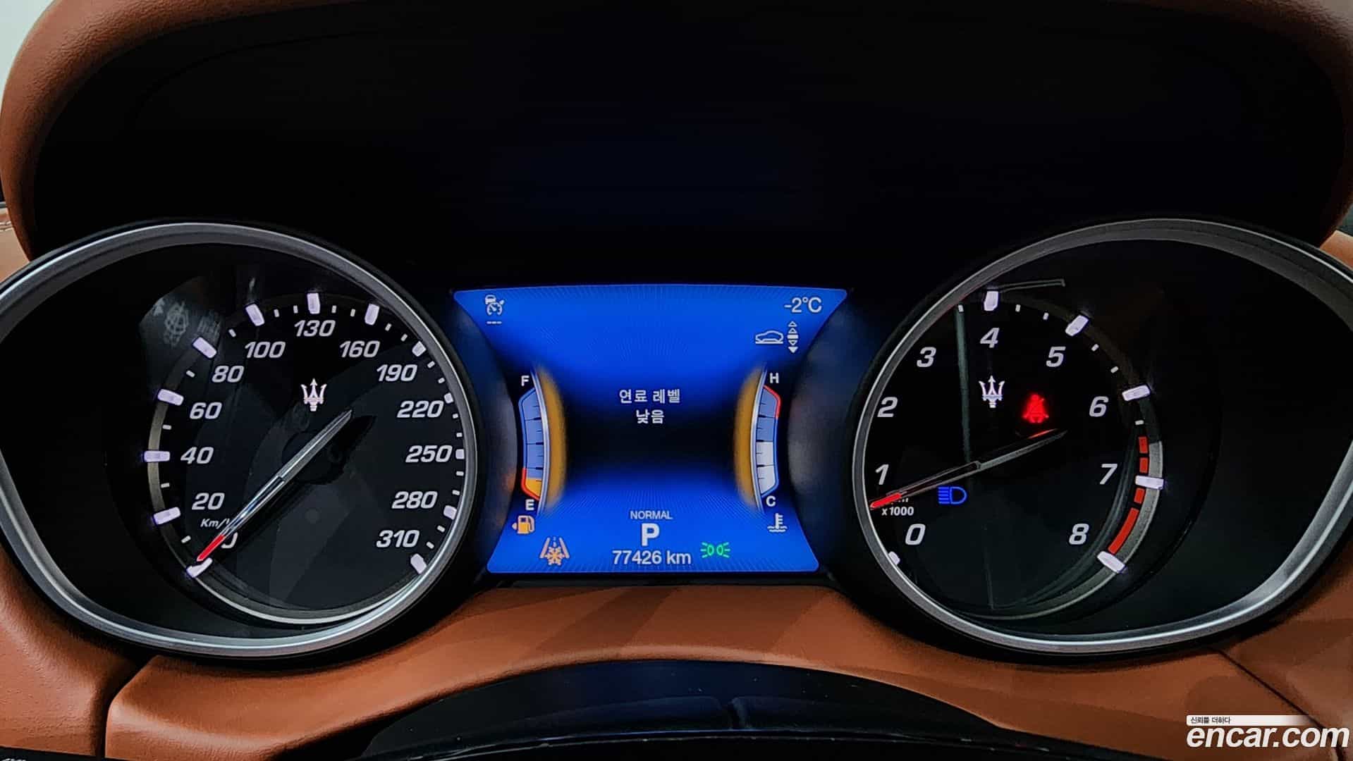 Levante Maserati 2019.5-INNER-008