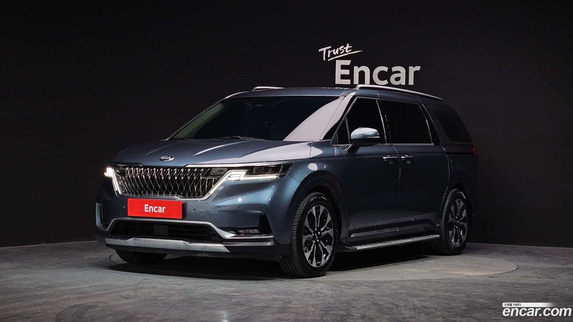 Main__Slider__Photo:Canival Kia 2020.9-0