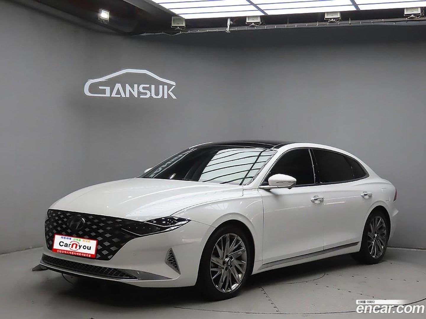 Main__Slider__Photo:Grandeur Hyundai 2020.1-0