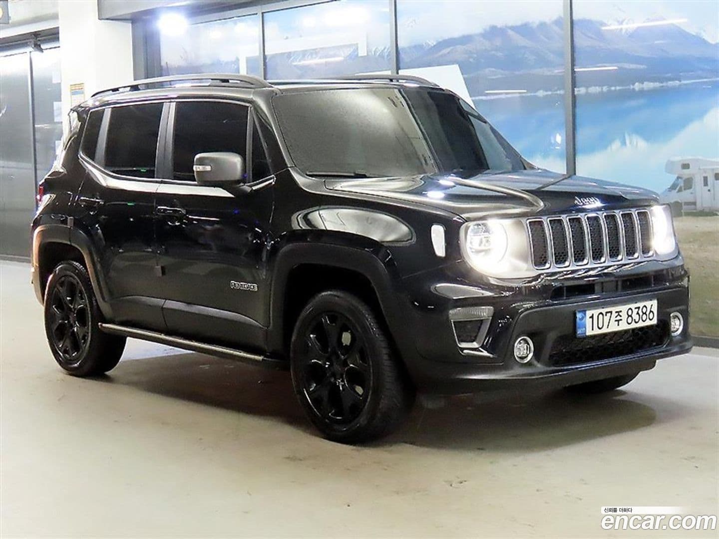 Main__Slider__Photo:Renegade Jeep 2021.8-0