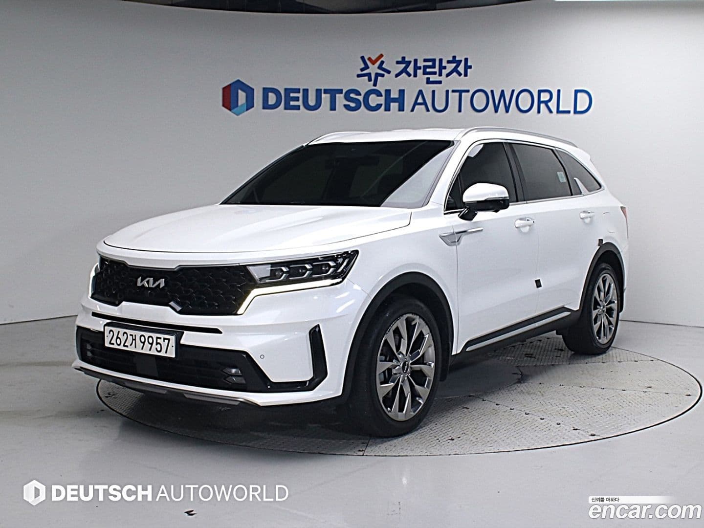 Main__Slider__Photo:Sorento Kia 2021.6-0