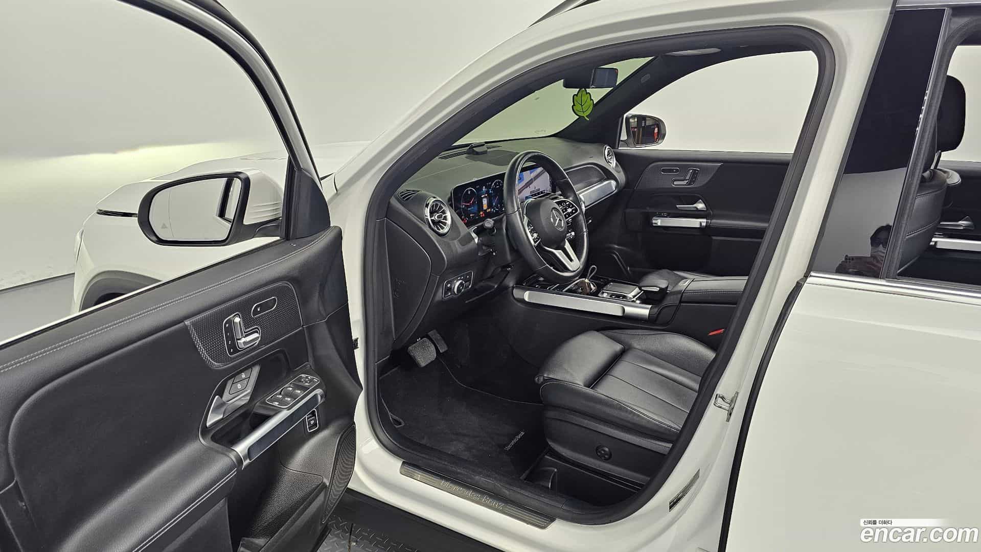 GLB-Class Mercedes-Benz 2020.10-OPTION-015