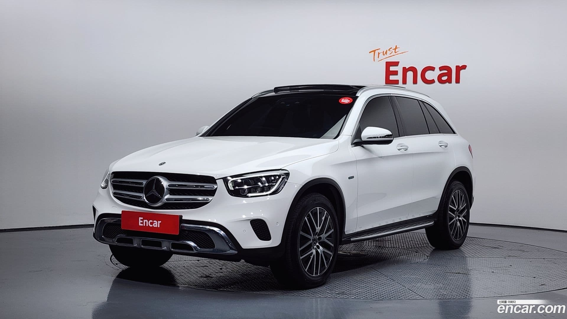 Main__Slider__Photo:GLC-Class Mercedes-Benz 2021.1-0