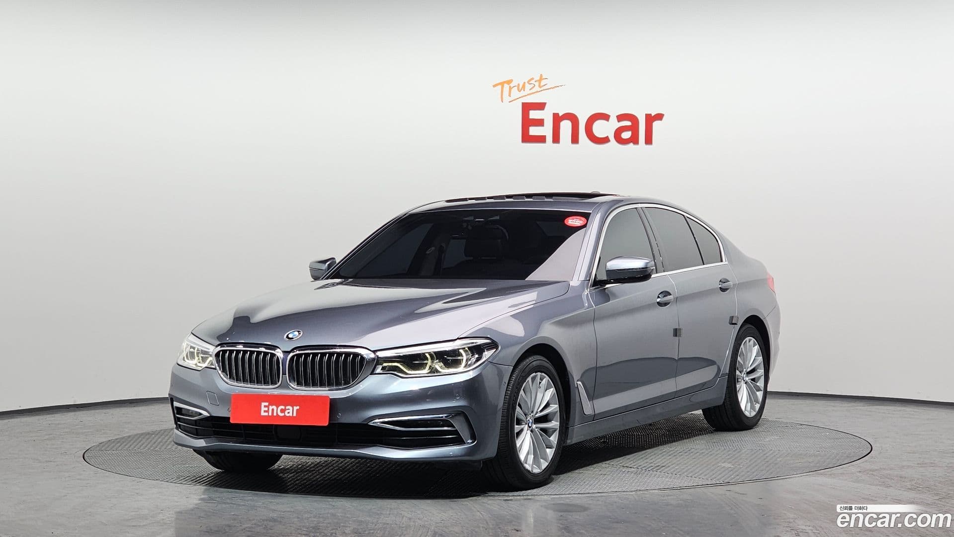 Main__Slider__Photo:5-Series BMW 2019.6-0