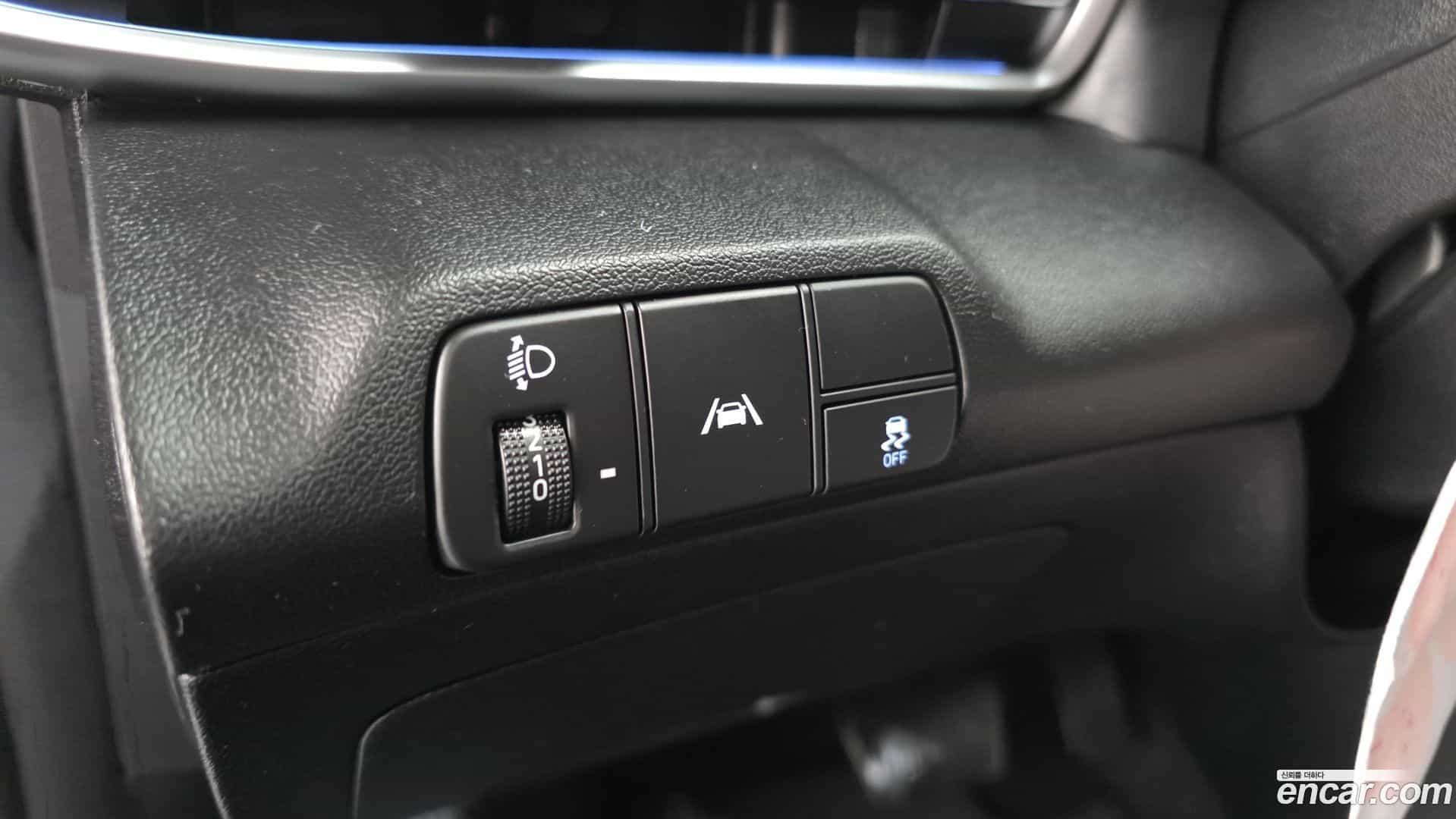 AVANTE Hyundai 2021.11-OPTION-017