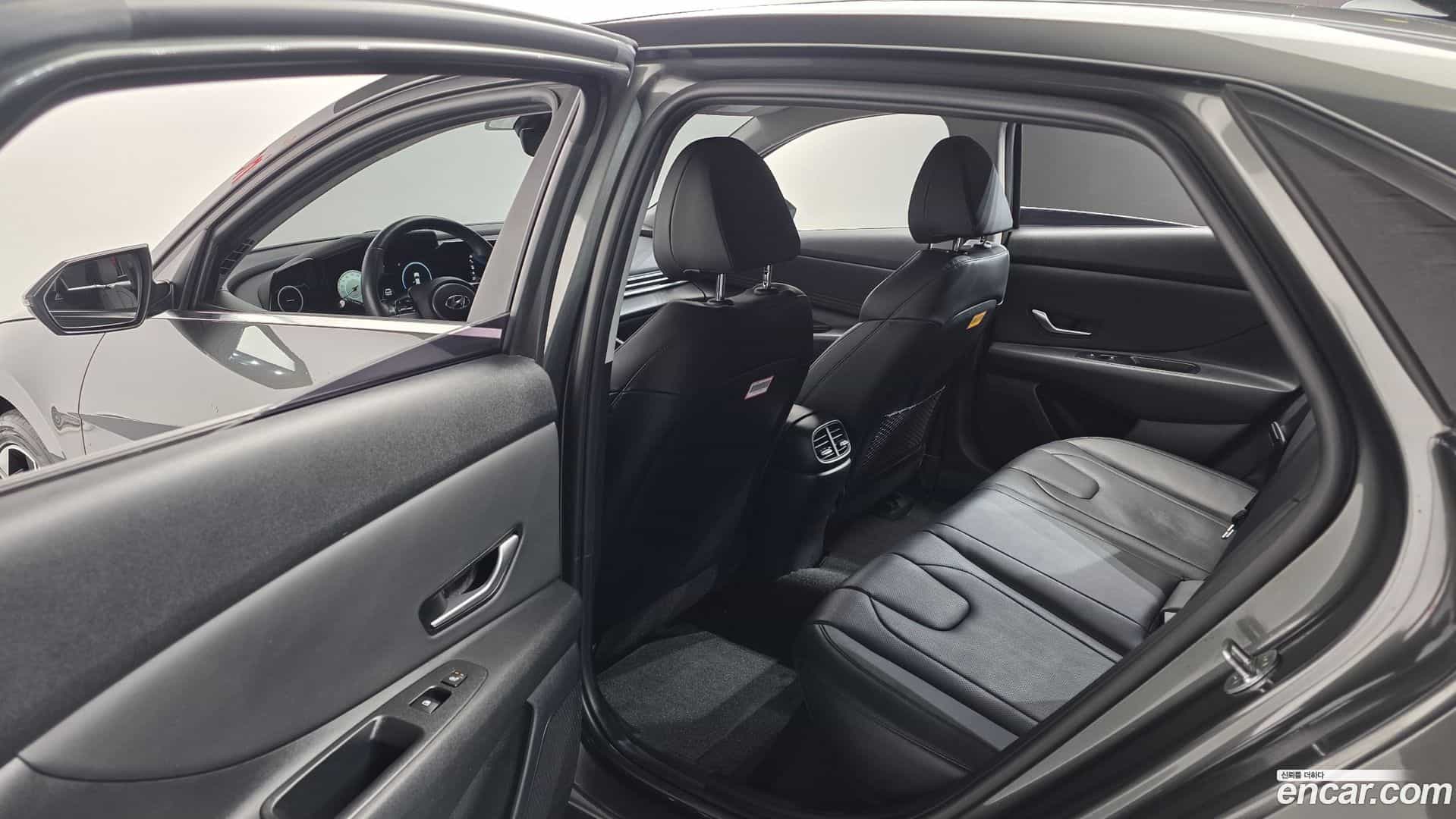 AVANTE Hyundai 2021.11-OPTION-021