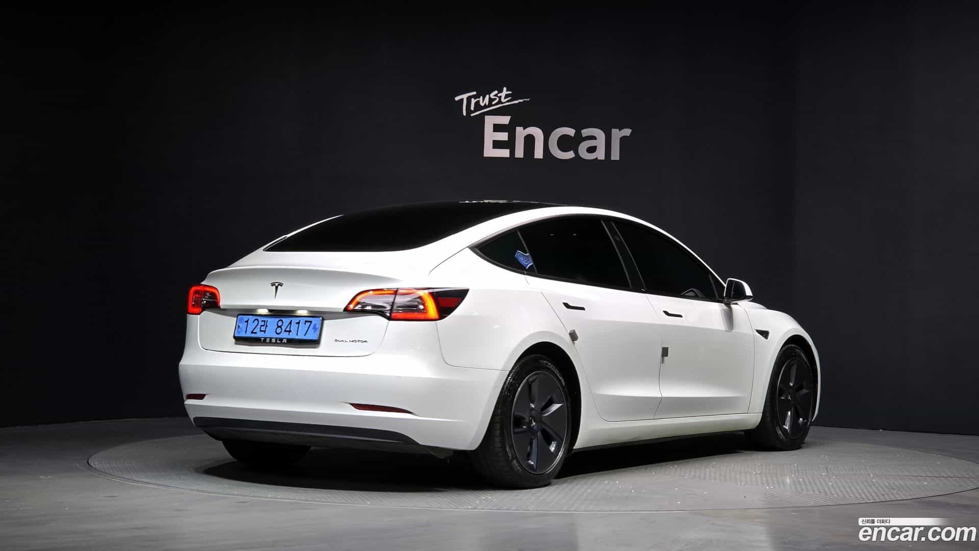 Model 3 Tesla 2021.5-OUTER-002