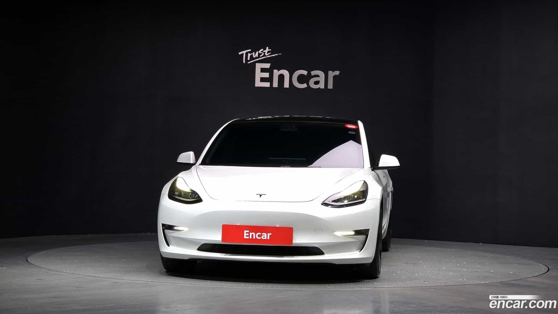 Model 3 Tesla 2021.5-OUTER-003