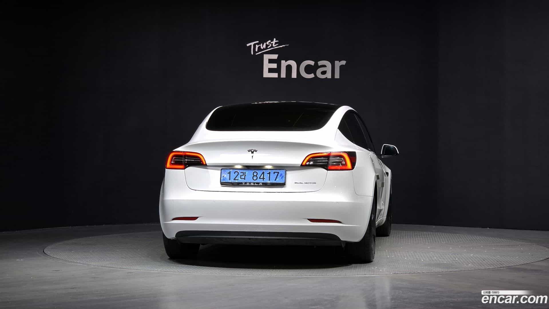 Model 3 Tesla 2021.5-OUTER-004
