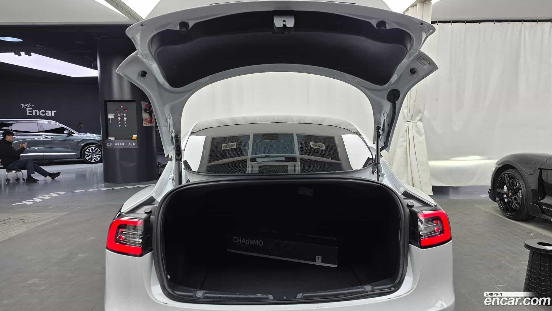Model 3 Tesla 2021.5-OPTION-024