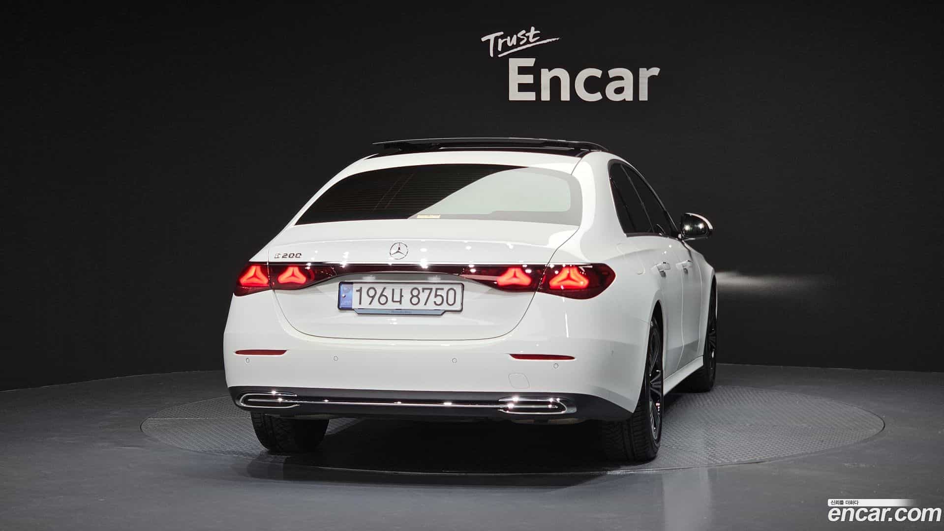E-Class Mercedes-Benz 2024.7-OUTER-004