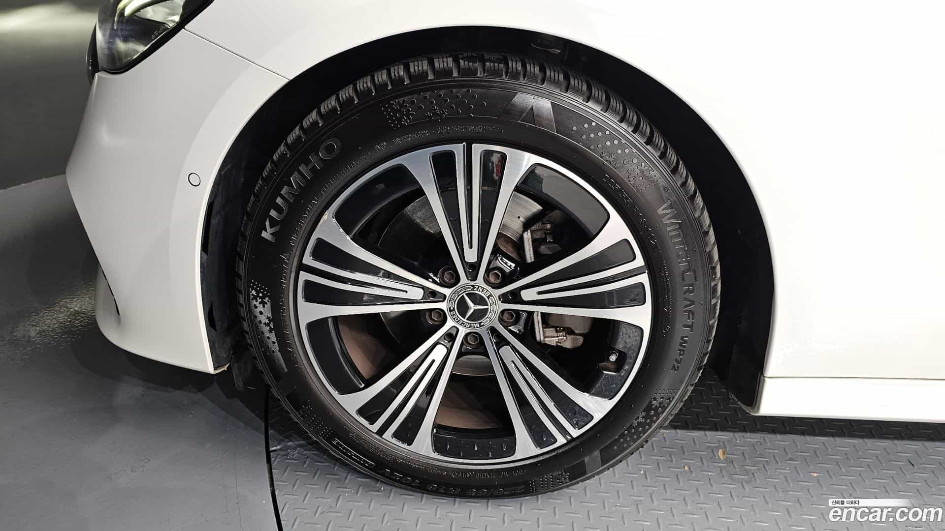 E-Class Mercedes-Benz 2024.7-OUTER-005