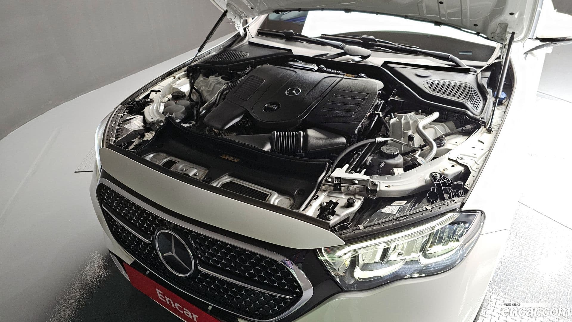 Main__Slider__Photo:E-Class Mercedes-Benz 2024.7-5