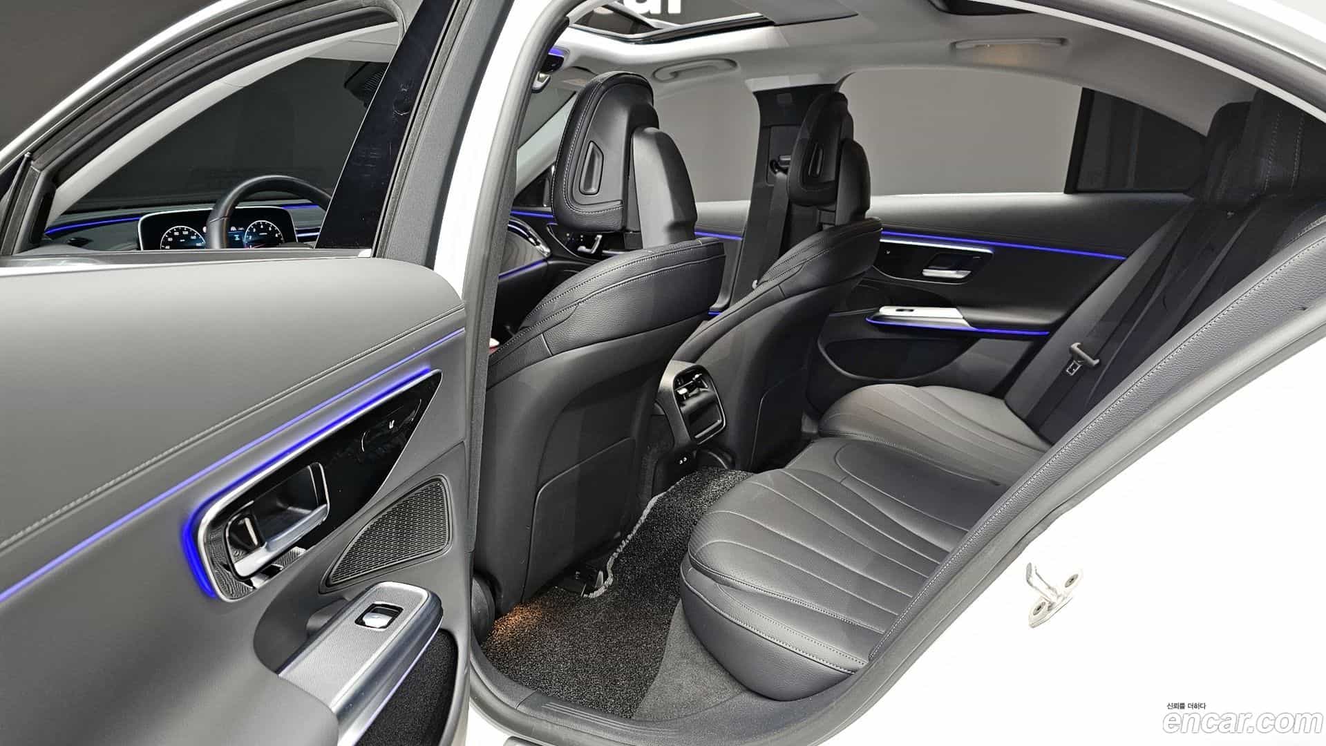 E-Class Mercedes-Benz 2024.7-INNER-010