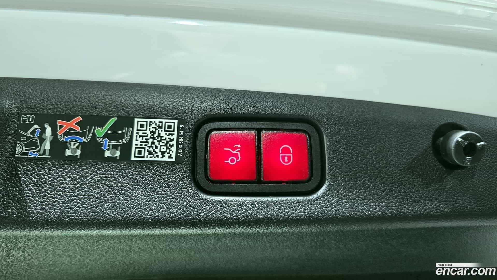 E-Class Mercedes-Benz 2024.7-OPTION-021