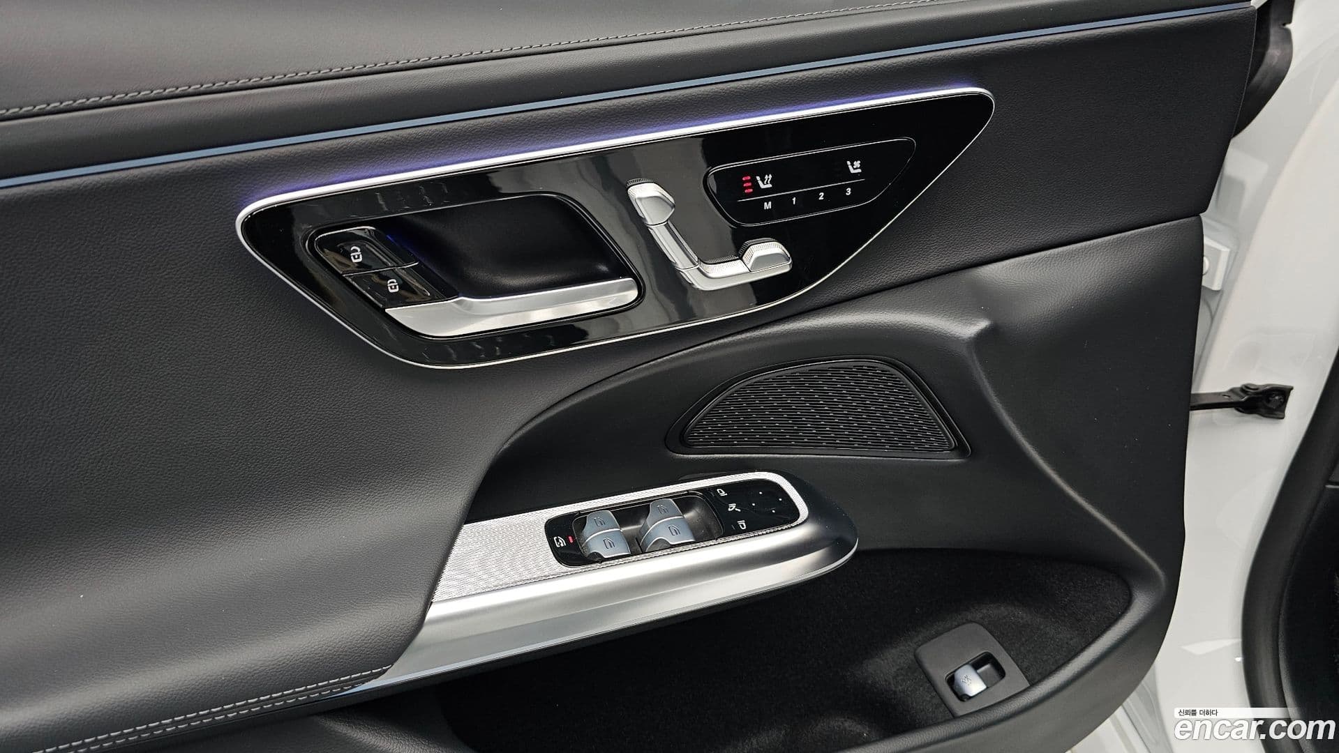Main__Slider__Photo:E-Class Mercedes-Benz 2024.7-18
