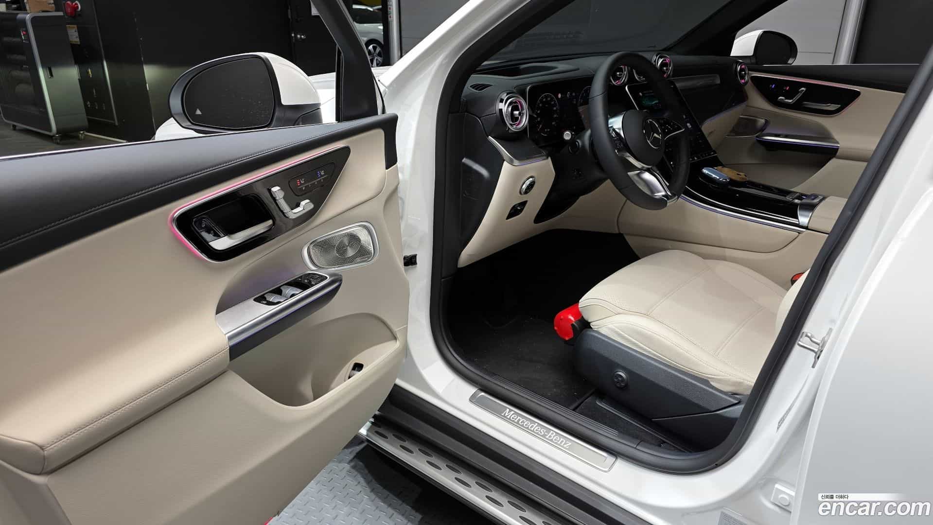 GLC-Class Mercedes-Benz 2025.0-OPTION-015