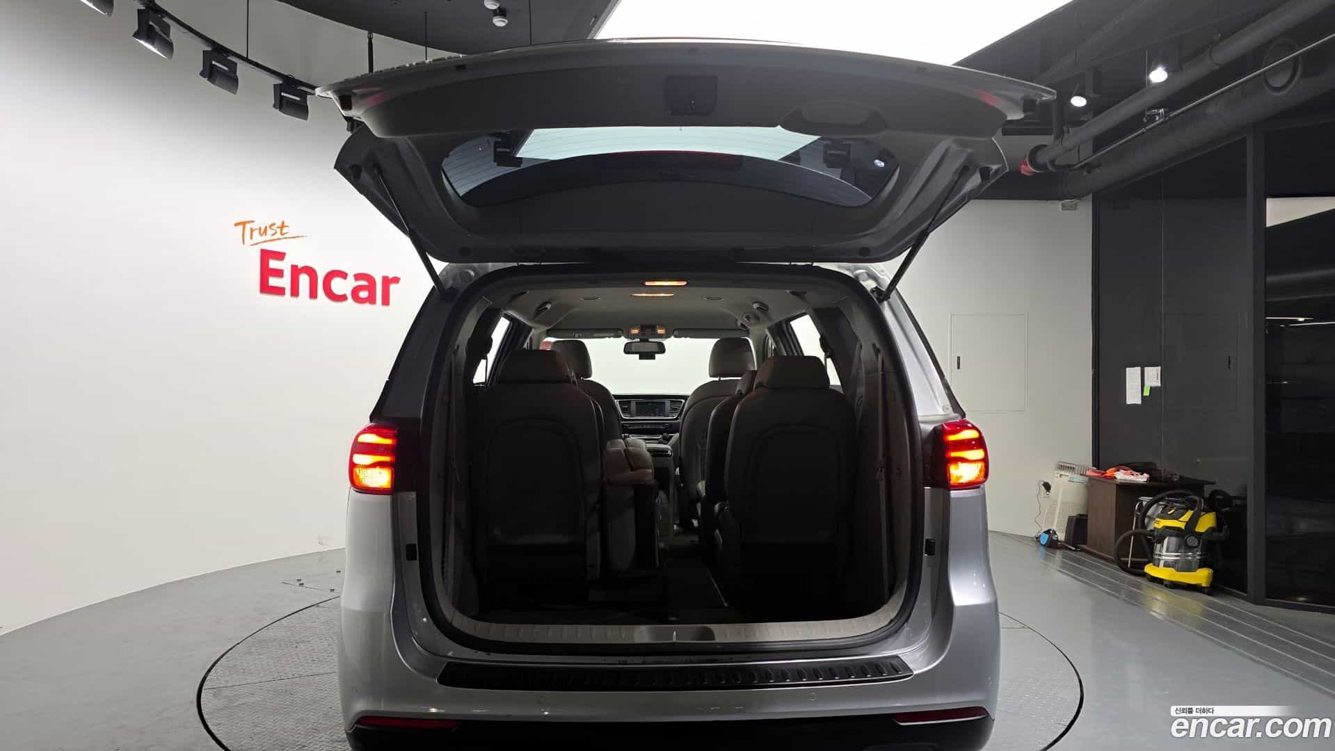 Canival Kia 2020.5-OPTION-024